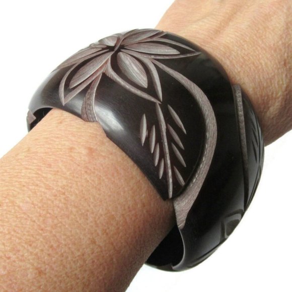 Brown Carved Bangle Chunky Floral Flower & Leaf Design Lucite Plastic Cuff - Picture 2 of 5